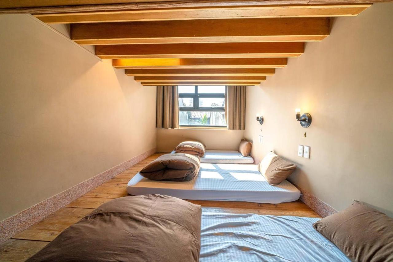 טאינאן Local Backpacker Hostel מראה חיצוני תמונה